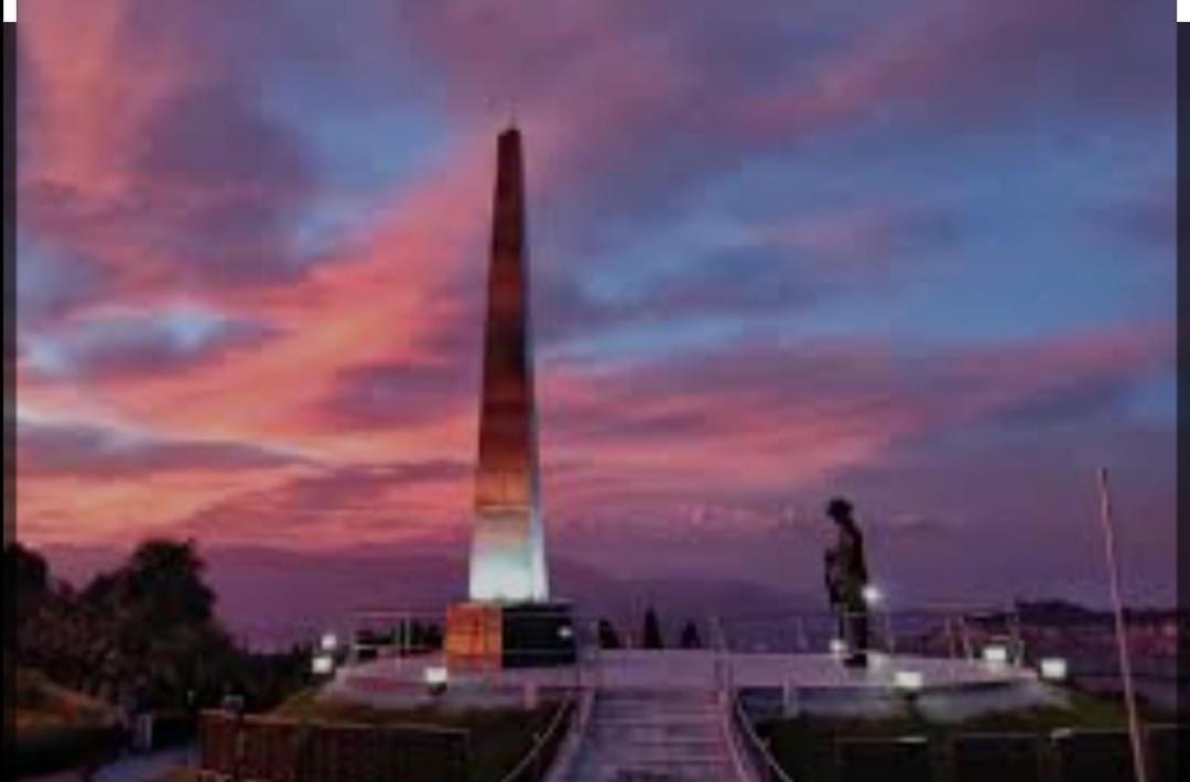 Pathi Bunkers Hostel Darjeeling  Bagian luar foto