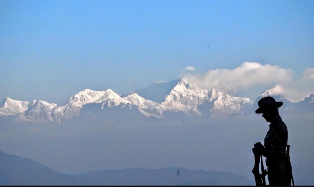 Pathi Bunkers Hostel Darjeeling  Bagian luar foto