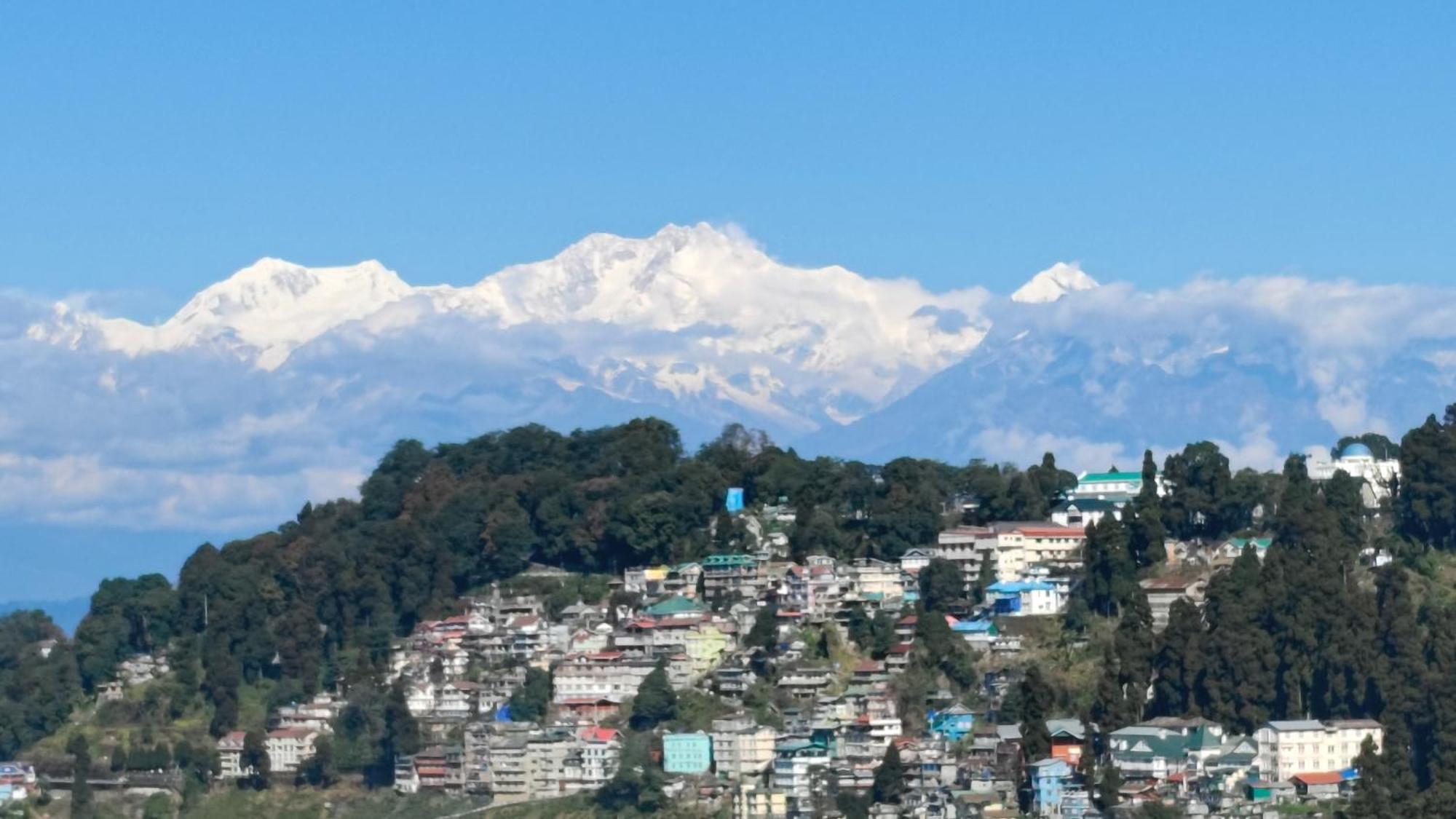 Pathi Bunkers Hostel Darjeeling  Bagian luar foto
