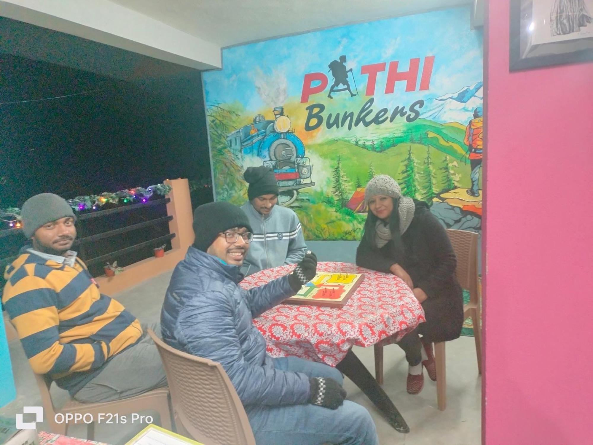 Pathi Bunkers Hostel Darjeeling  Bagian luar foto