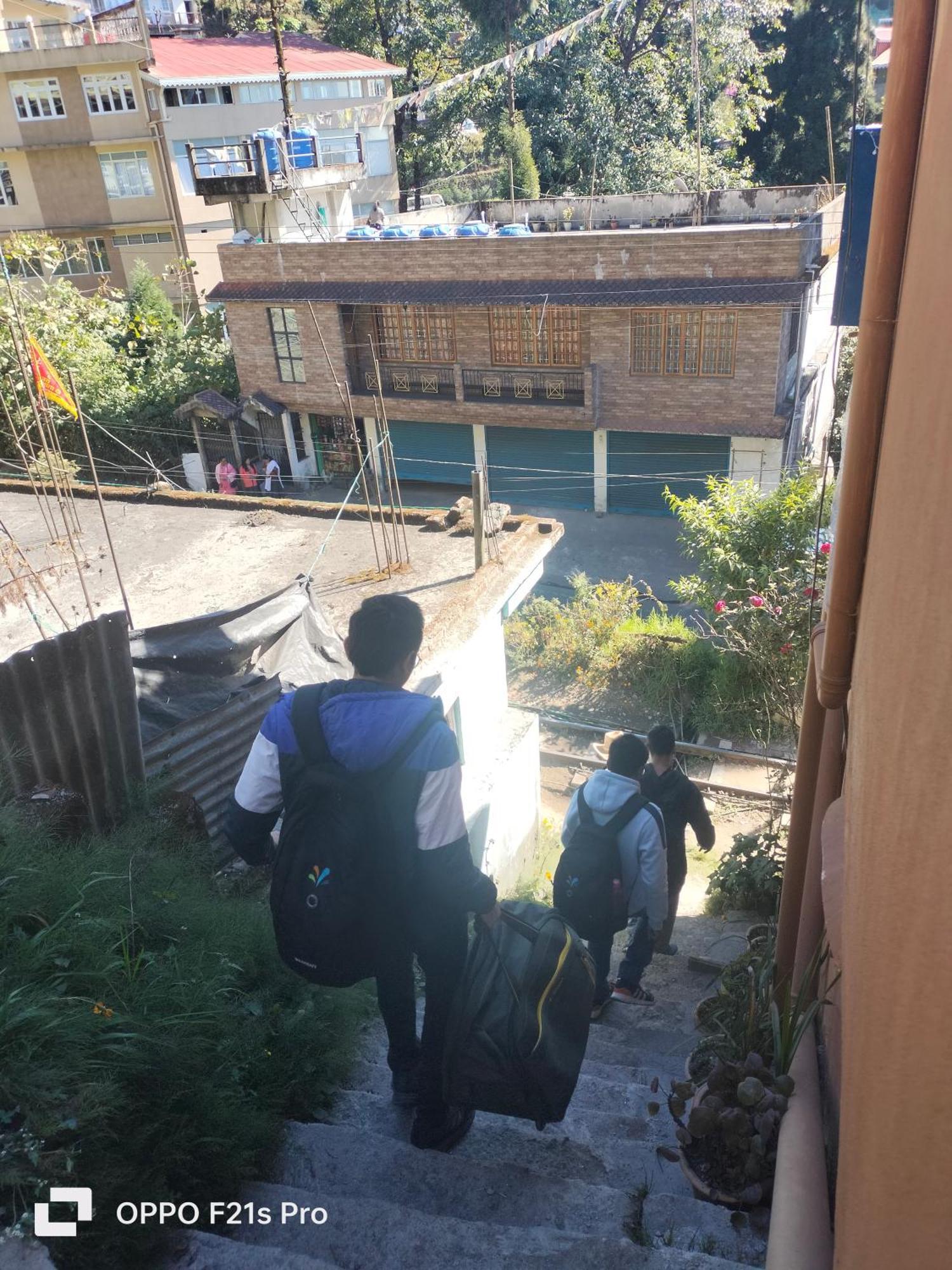 Pathi Bunkers Hostel Darjeeling  Bagian luar foto